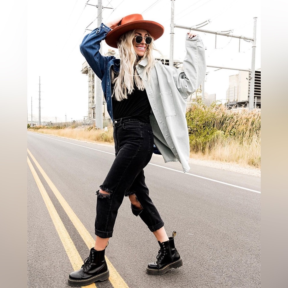 DRESSED IN LALA | ZELLA BLACK MOM JEANS NWT